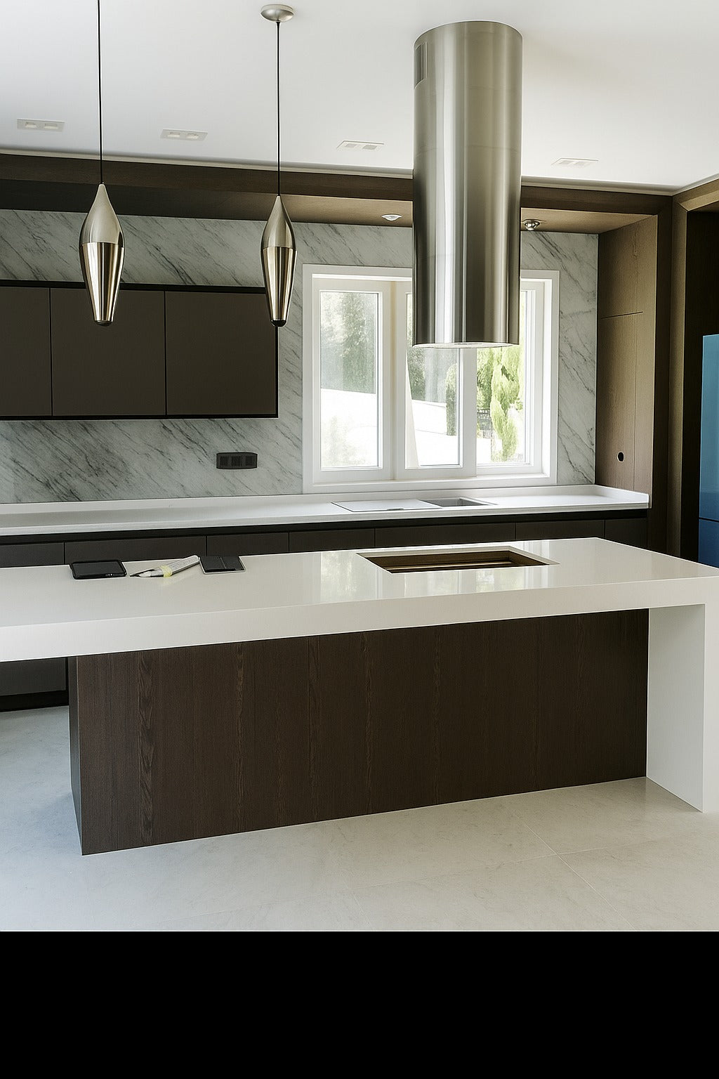 Exklusive Kücheninsel in Marmor- & Holzoptik | Mivora Art